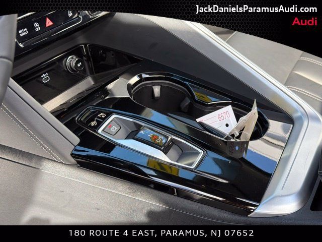 Used 2025 Audi Q5 Premium w/ Convenience Package AWD/4WD image 11