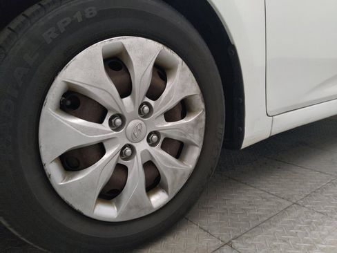 Used 2015 Hyundai Accent GLS FWD image 31