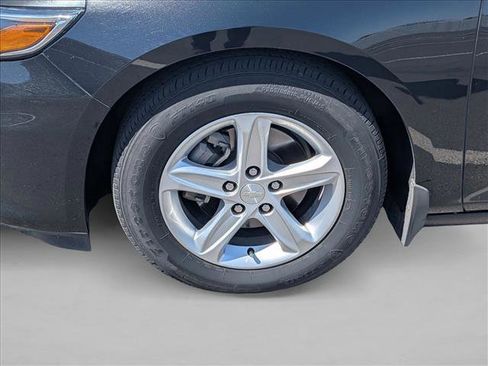 Used 2020 Chevrolet Malibu LS FWD image 14