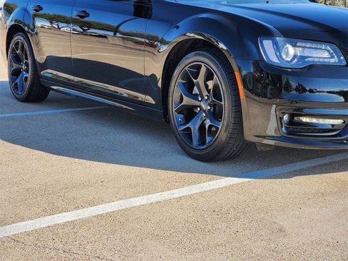 Used 2023 Chrysler 300 Touring L w/ Popular Equipment Group image 11