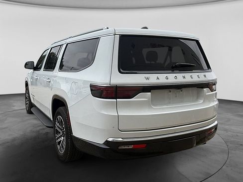 Used 2025 Jeep Wagoneer L Series II AWD/4WD image 7