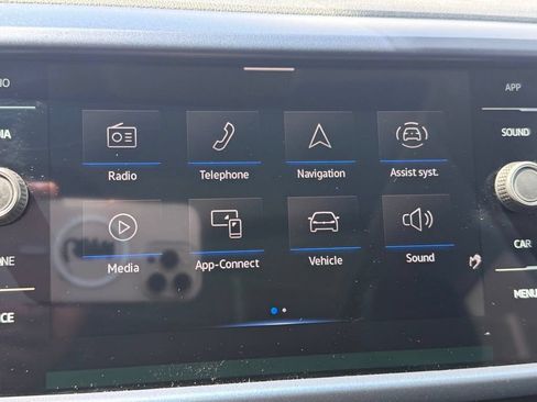 Used 2023 Volkswagen Taos SE w/ Panoramic Sunroof Package FWD image 23