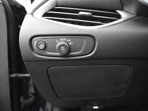 Used 2021 Chevrolet Malibu LS image 16