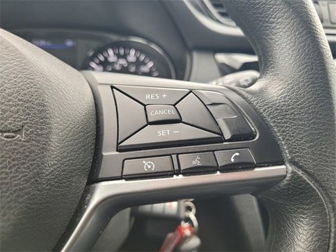 Used 2020 Nissan Rogue S image 27