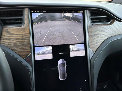 Used 2020 Tesla Model X Long Range image 17