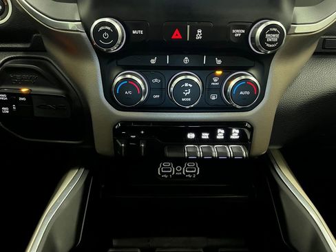 Used 2022 RAM 2500 Laramie w/ Chrome Appearance Group AWD/4WD image 15