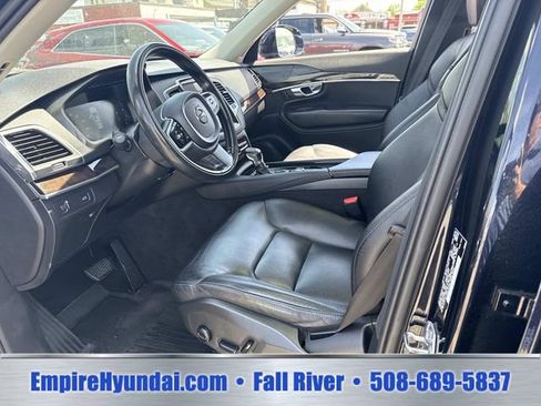 Used 2019 Volvo XC90 T5 Momentum w/ Multimedia Package AWD/4WD image 19