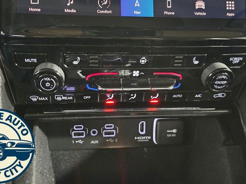 Used 2022 Jeep Grand Cherokee Limited 4xe image 17