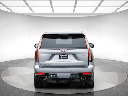 Used 2023 Cadillac Escalade V image 3