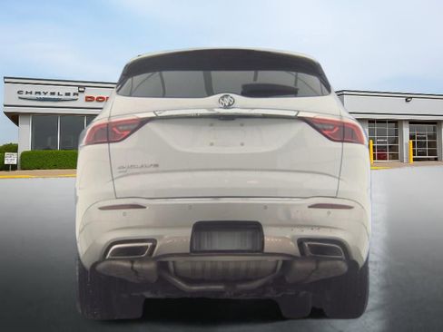 Used 2024 Buick Enclave Premium image 4