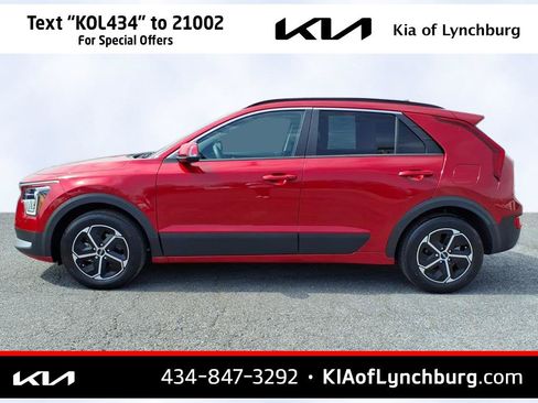 Used 2025 Kia Niro EX FWD image 7