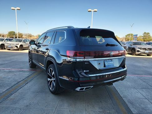 Used 2024 Volkswagen Atlas SEL Premium R-Line image 5