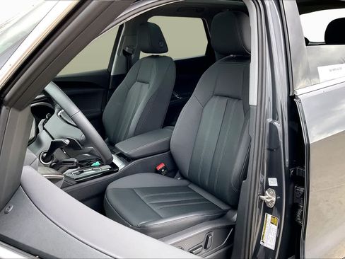 Certified 2025 Audi Q5 Premium w/ Convenience Package AWD/4WD image 8