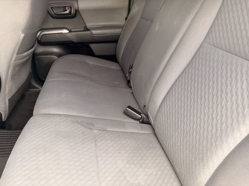 Used 2020 Toyota Tacoma SR5 AWD/4WD image 15