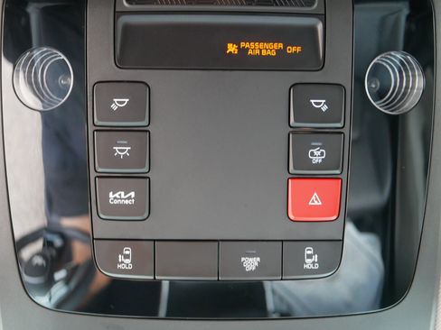 Certified 2026 Kia Carnival FWD image 34