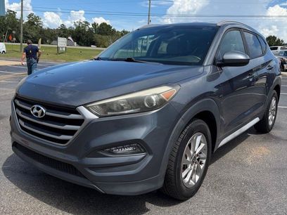 Used 2017 Hyundai Tucson SE w/ SE Popular Package 02