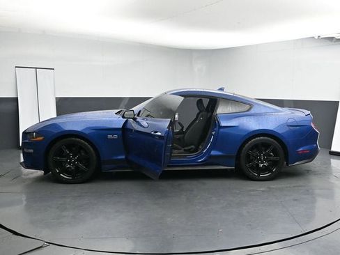 Used 2022 Ford Mustang GT image 40
