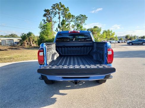 New 2026 GMC Canyon Elevation w/ Convenience Package image 5