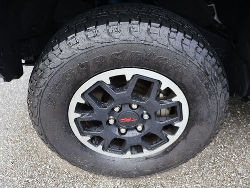 Used 2024 Toyota Tacoma TRD Off-Road AWD/4WD image 4