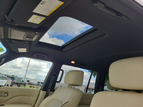 Used 2023 INFINITI QX80 Sensory w/ All-Season Package AWD/4WD image 24