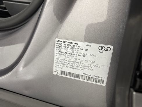 Used 2019 Audi e-tron Prestige w/ Prestige Package AWD/4WD image 38