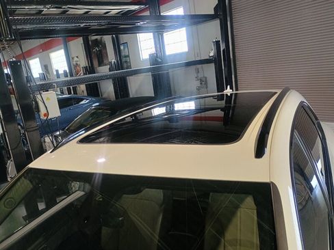 Used 2019 Bentley Bentayga AWD/4WD image 10