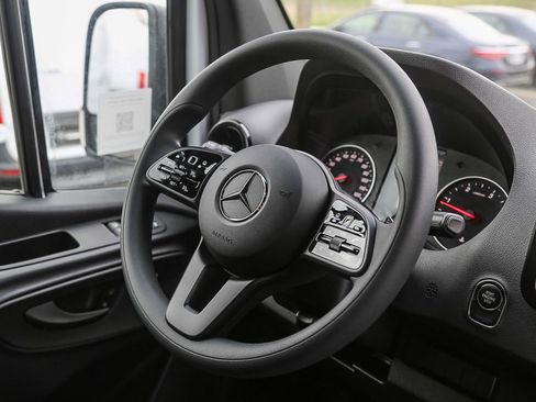 New 2024 Mercedes-Benz Sprinter 144 Cargo image 12