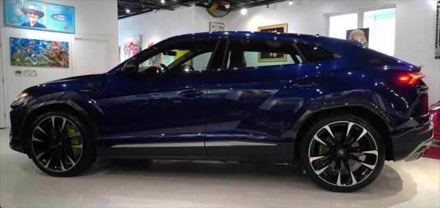 Used 2020 Lamborghini Urus AWD/4WD image 4