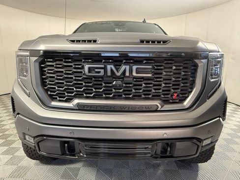 Used 2024 GMC Sierra 1500 AT4 w/ Technology Package AWD/4WD image 11