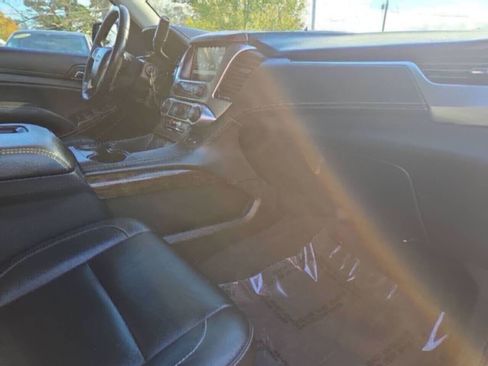 Used 2020 Chevrolet Suburban LT AWD/4WD image 15