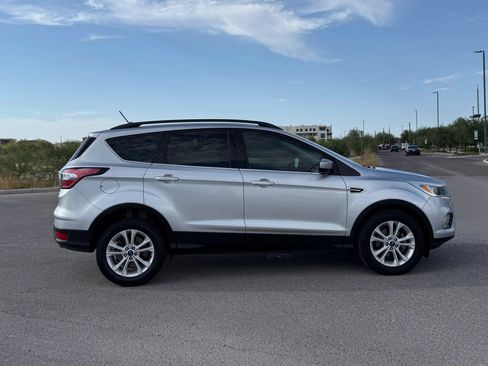 Used 2018 Ford Escape SE w/ SE Sync 3 Package FWD image 7