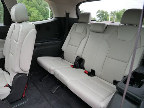 Certified 2022 Kia Telluride SX w/ Nightfall Edition Package AWD/4WD image 38