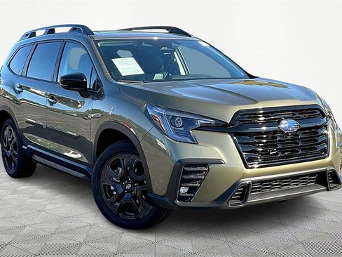 Used 2025 Subaru Ascent Bronze Edition image 3