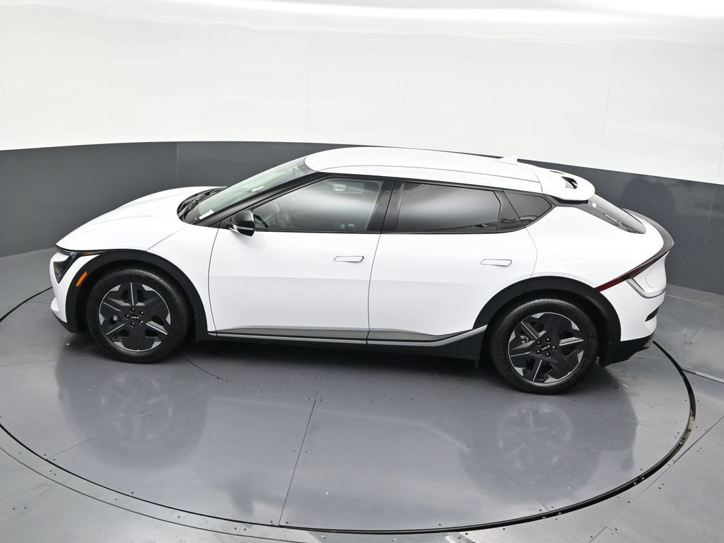 Used 2025 Kia EV6 Light RWD image 21