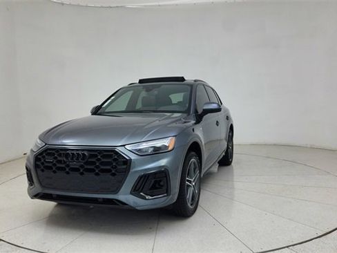 Used 2025 Audi Q5 e Premium Plus w/ Premium Plus Package image 63