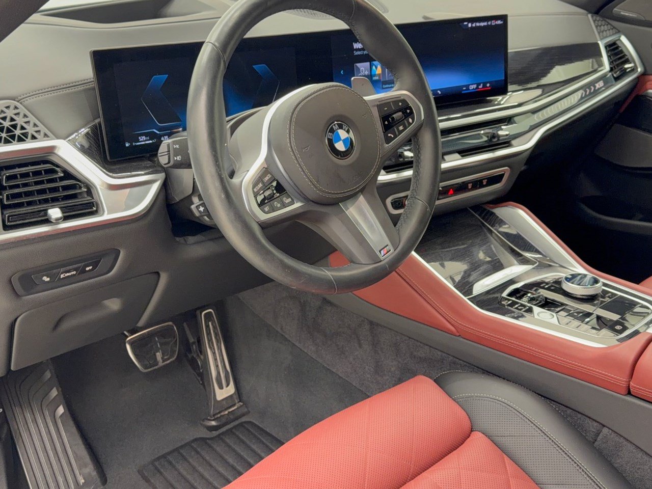 Certified 2025 BMW X6 xDrive40i w/ Executive Package AWD/4WD image 4