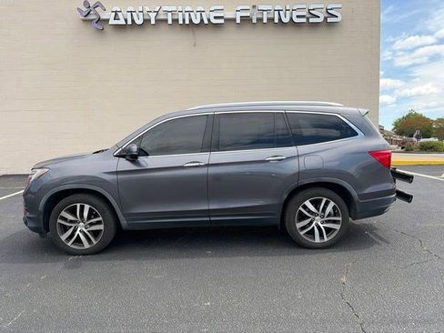 Used 2018 Honda Pilot Touring image 2