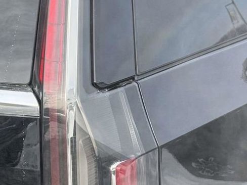 Used 2024 Cadillac Escalade Premium Luxury image 10