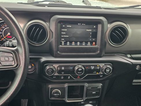 Used 2023 Jeep Wrangler Unlimited Sport AWD/4WD image 16
