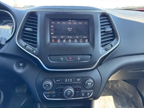 Used 2021 Jeep Cherokee Latitude Plus AWD/4WD image 14