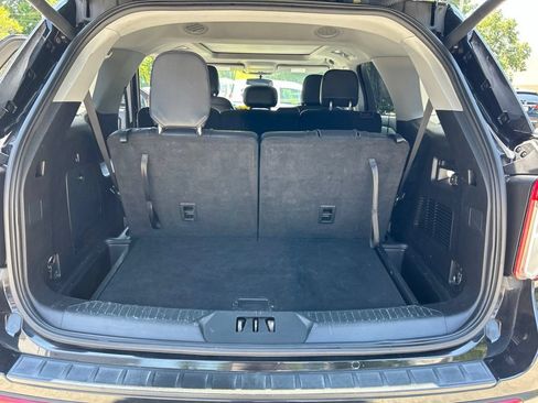 Used 2020 Ford Explorer XLT w/ Equipment Group 202A AWD/4WD image 23