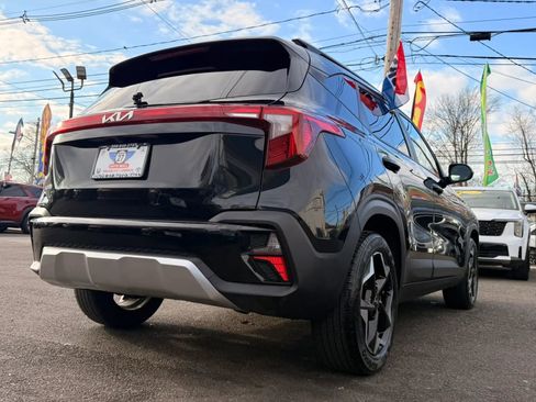 Used 2025 Kia Seltos S image 9