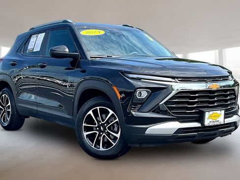 Used 2024 Chevrolet TrailBlazer LT AWD/4WD image 1