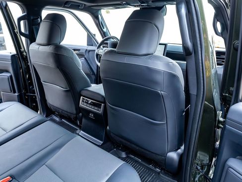 Used 2024 Lexus GX 550 w/ Accessory Package (2T) AWD/4WD image 31