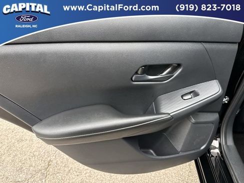 Used 2025 Nissan Sentra SV FWD image 17
