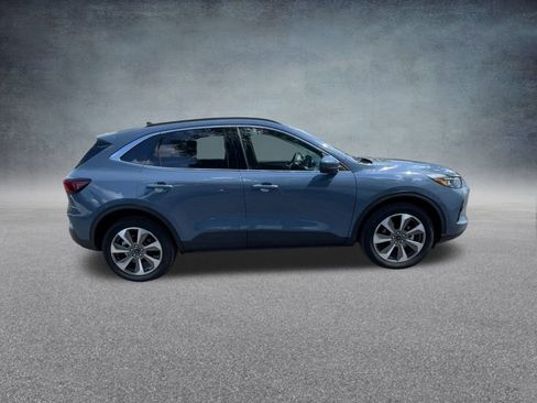 Used 2023 Ford Escape Platinum w/ Premium Technology Package image 27