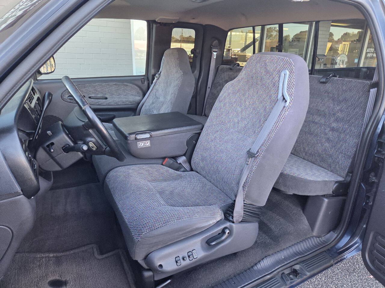 Used 2001 Dodge Ram 1500 Truck 2WD Quad Cab image 8