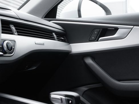 Used 2017 Audi A4 2.0T Premium w/ Convenience Package image 15