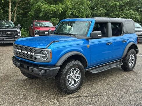 New 2025 Ford Bronco Badlands image 2