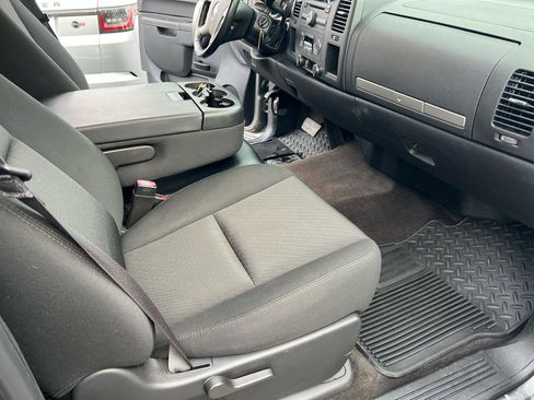 Used 2014 Chevrolet Silverado 2500 LT w/ Interior Plus Package image 16